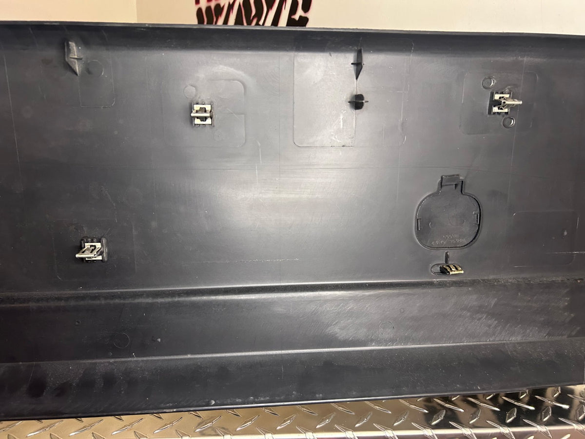 1999-06 Chevy GMC Rear Window Trim Moulding Garnish Silverado Sierra OEM