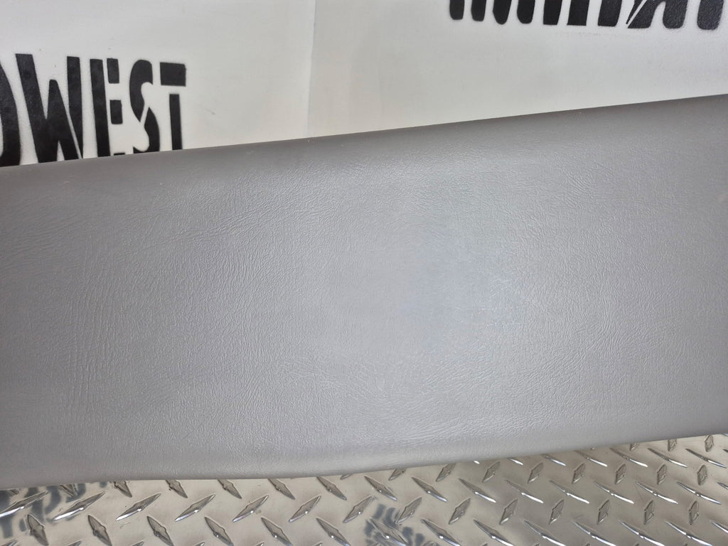 2000-06 CHEVY GMC TAHOE SUBURBAN YUKON PASSENGER SIDE CENTER PILLAR B TRIM OEM