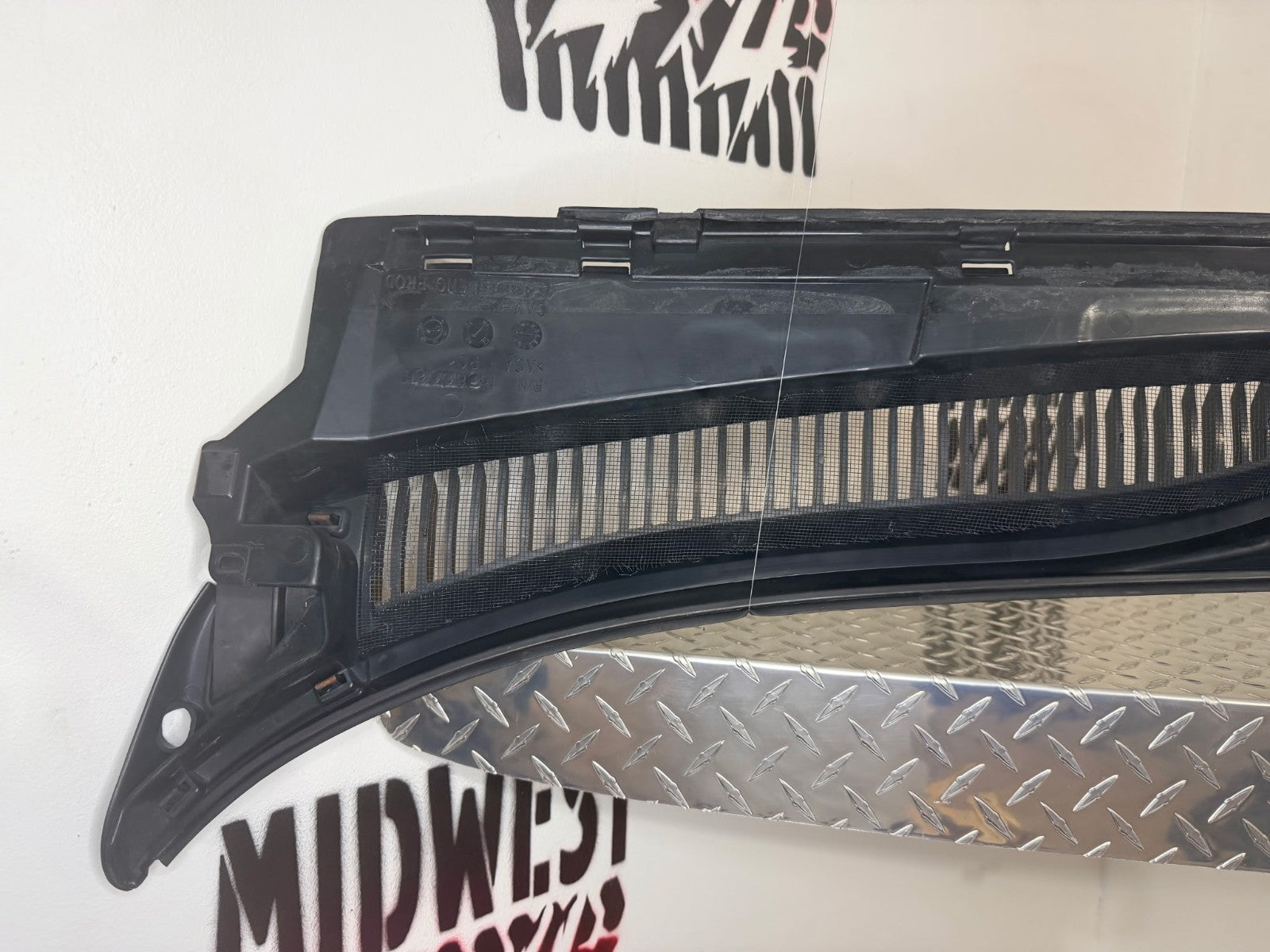 1999-06 Escalade/Yukon Windshield Wiper Cowl Vent Panel OEM Refurbished