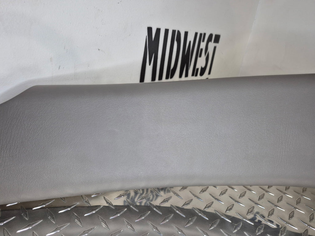 2000-06 CHEVY GMC TAHOE SUBURBAN YUKON PASSENGER SIDE CENTER PILLAR B TRIM OEM