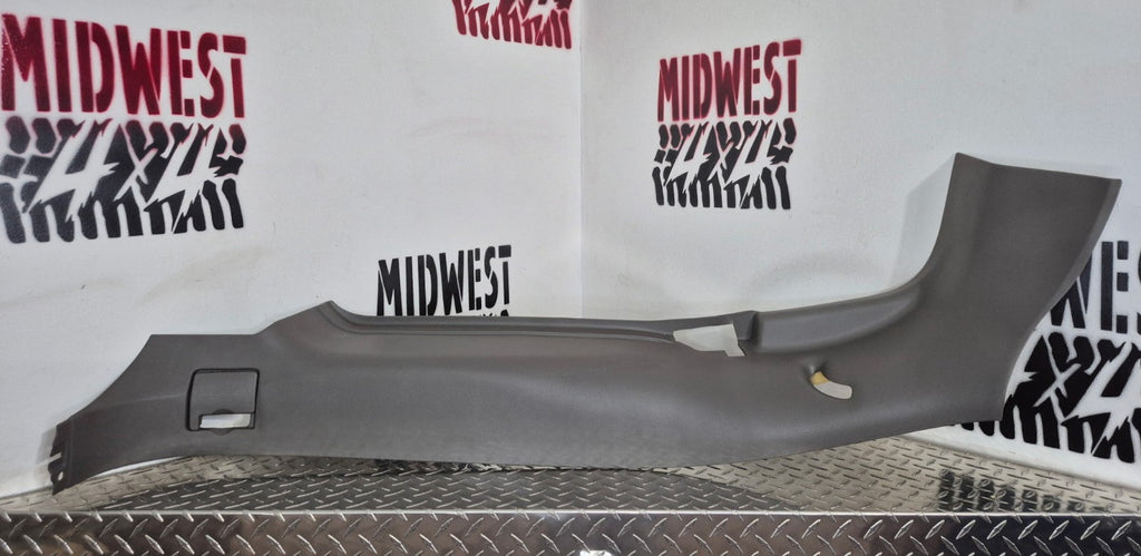 2000-06 Chevy Avalanche C Pillar LH Passenger Md Dk Pewter