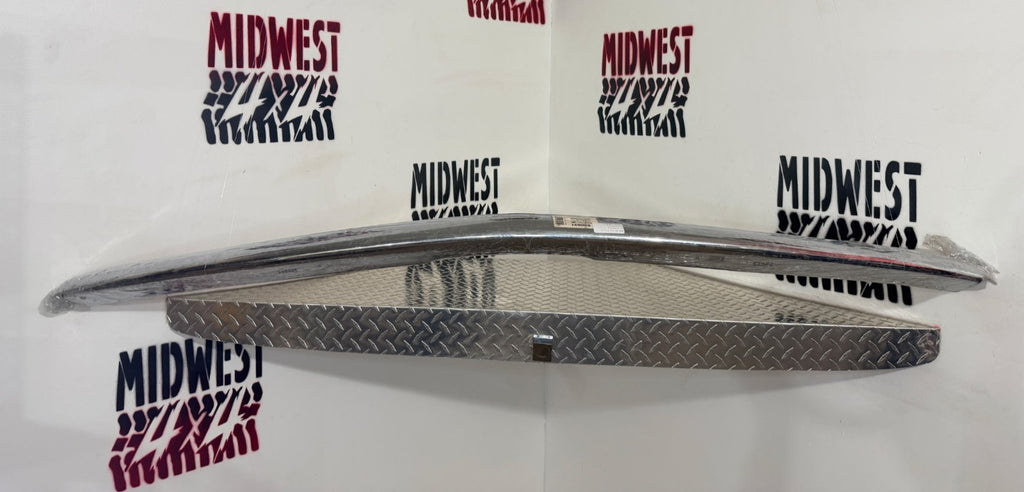 88-99 Chevy Pickup/92-94 Blazer/95-00 OBS Tahoe AVS Hood Shield-680631 Chrome