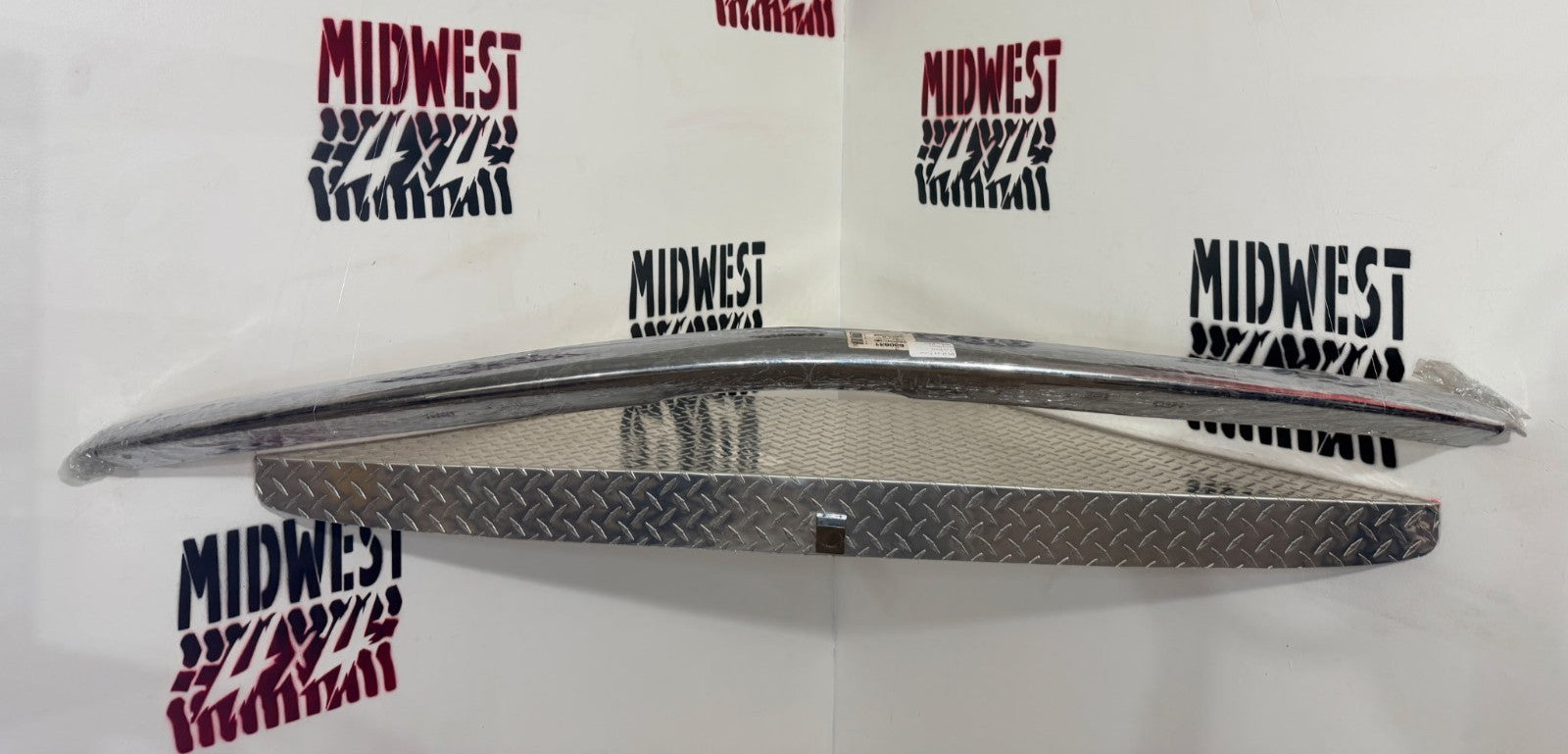 88-99 Chevy Pickup/92-94 Blazer/95-00 OBS Tahoe AVS Hood Shield-680631 Chrome