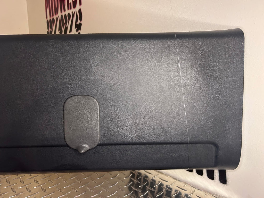 1999-06 Chevy GMC Rear Window Trim Moulding Garnish Silverado Sierra OEM