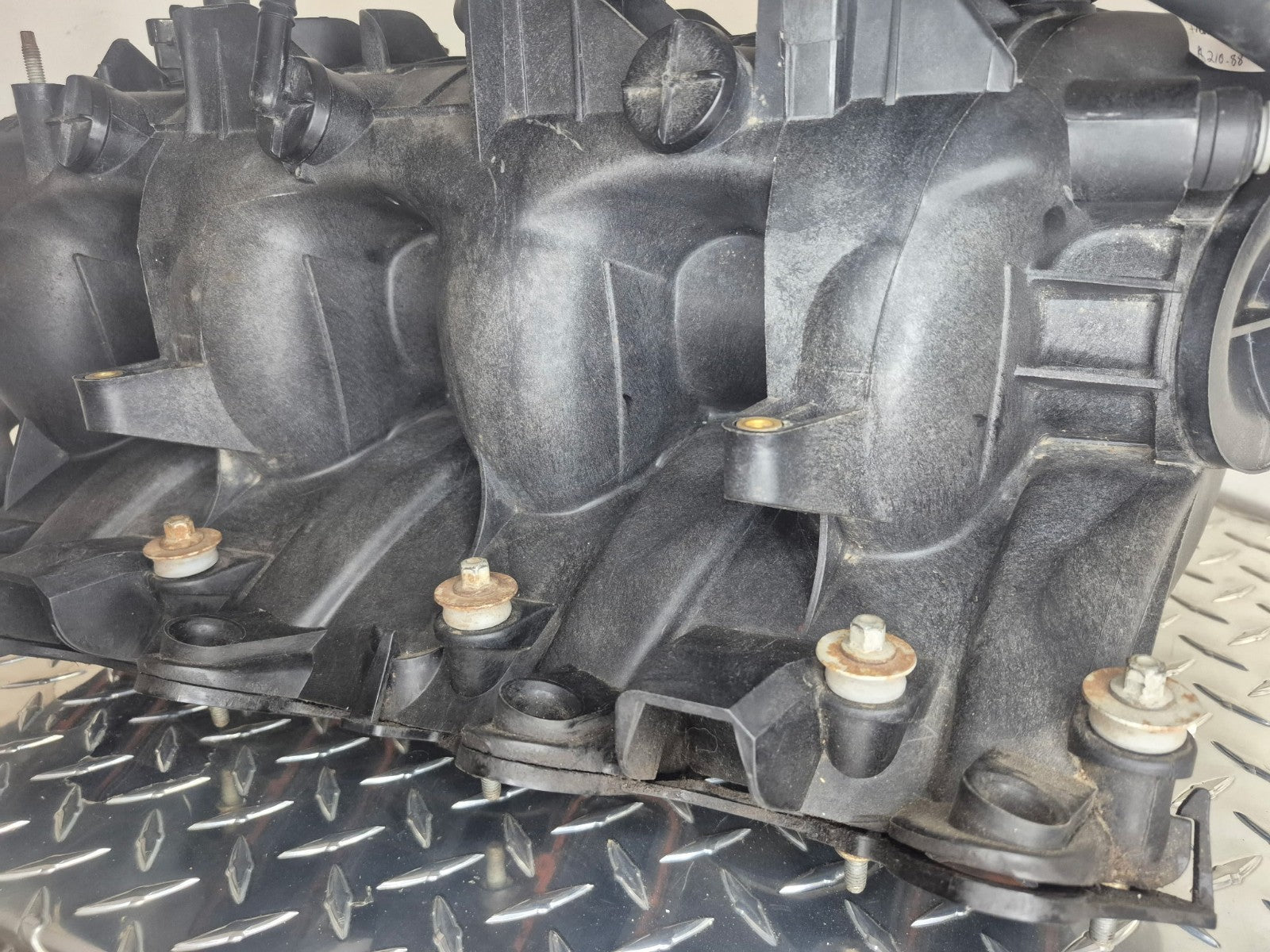 1999-07 GM SILVERADO INTAKE MANIFOLD TRUCK INJECTORS RAIL THROTTLE BODY