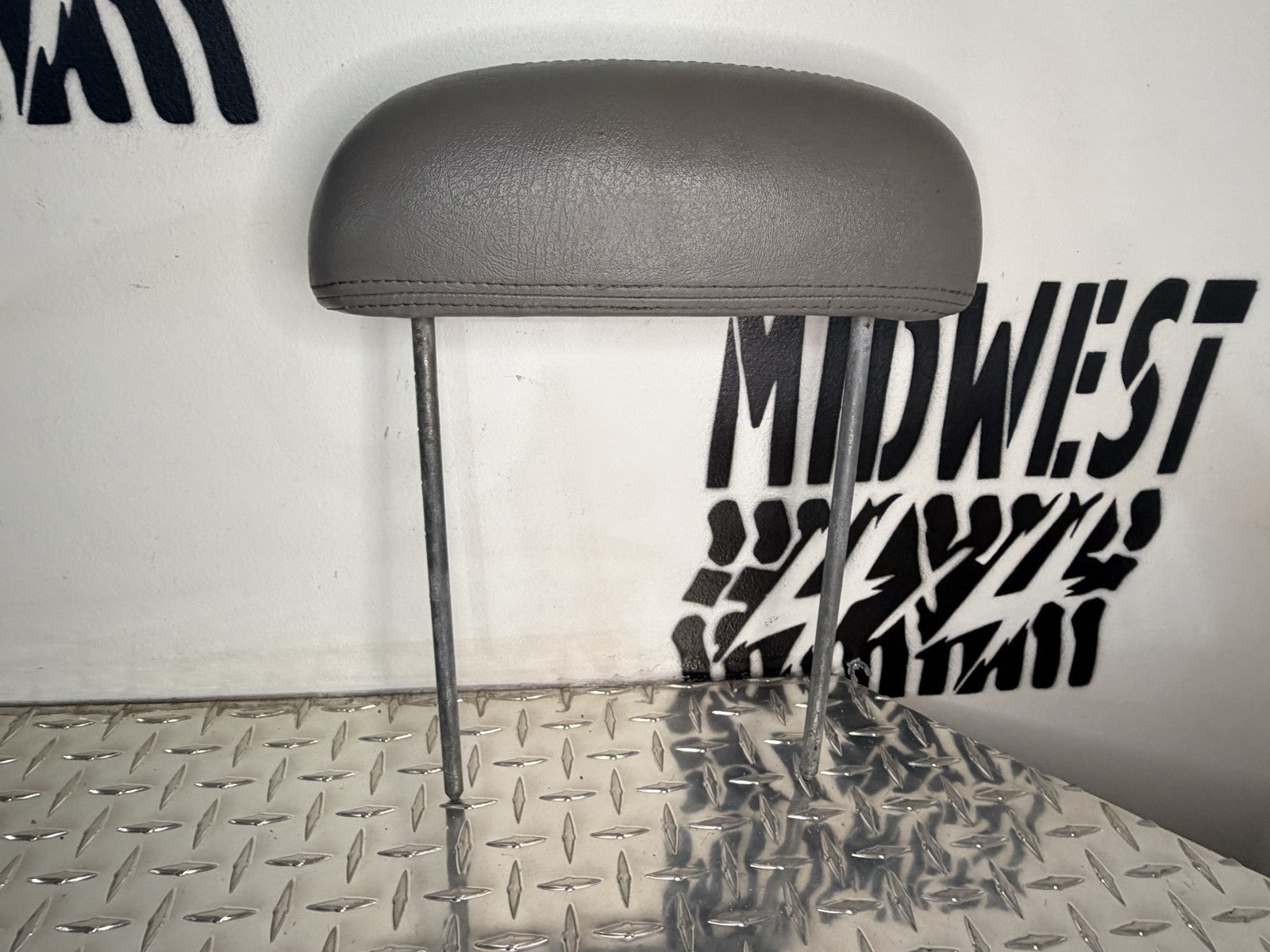 1995-99 Chevy GMC C/K Suburban Tahoe Rear Headrest Pair LH+RH OEM