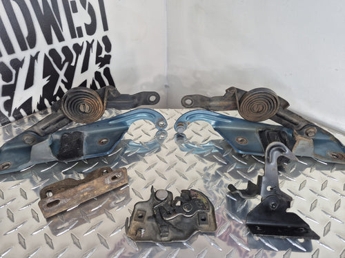 1988 To 98 Chevy/GMC C/K Silverado/Sierra Hood Hinga And Latch Set