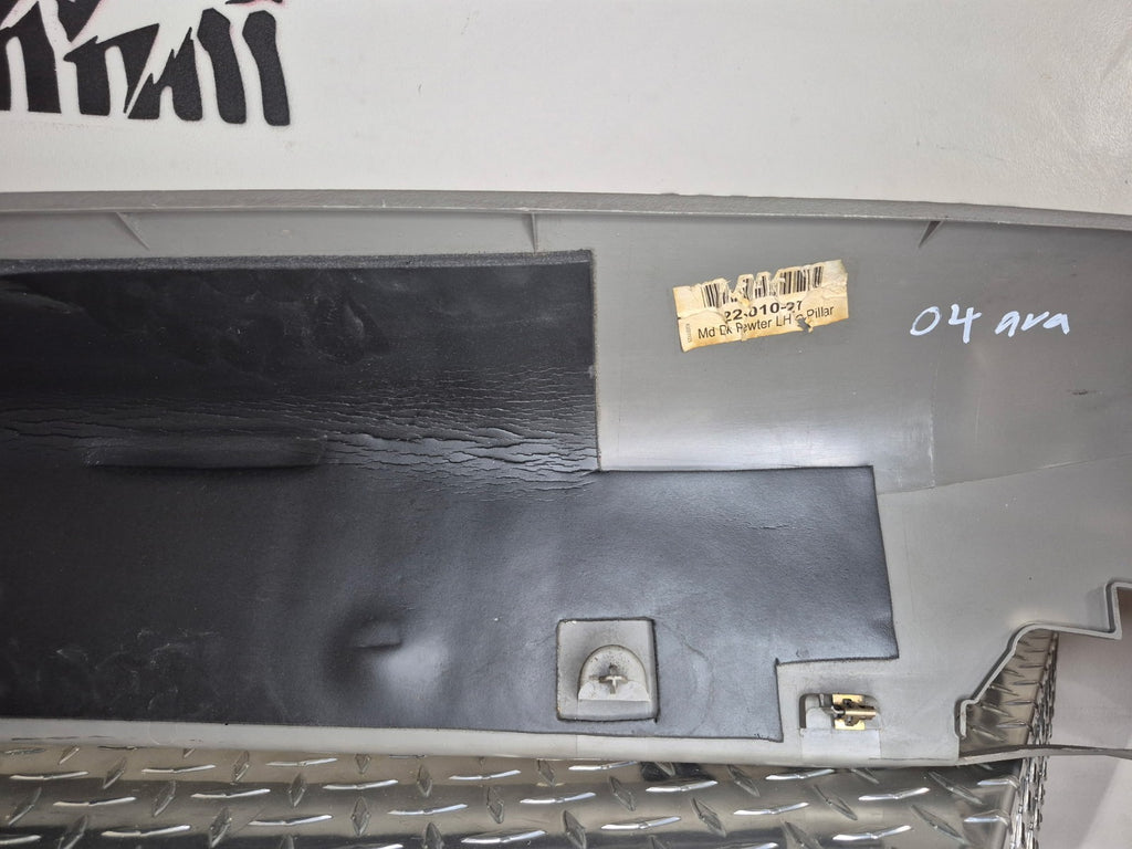 2000-06 Chevy Avalanche C Pillar LH Passenger Md Dk Pewter