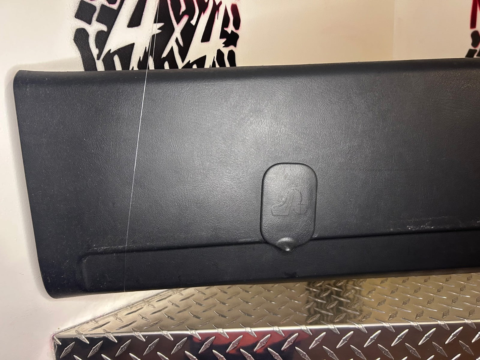 1999-06 Chevy GMC Rear Window Trim Moulding Garnish Silverado Sierra OEM