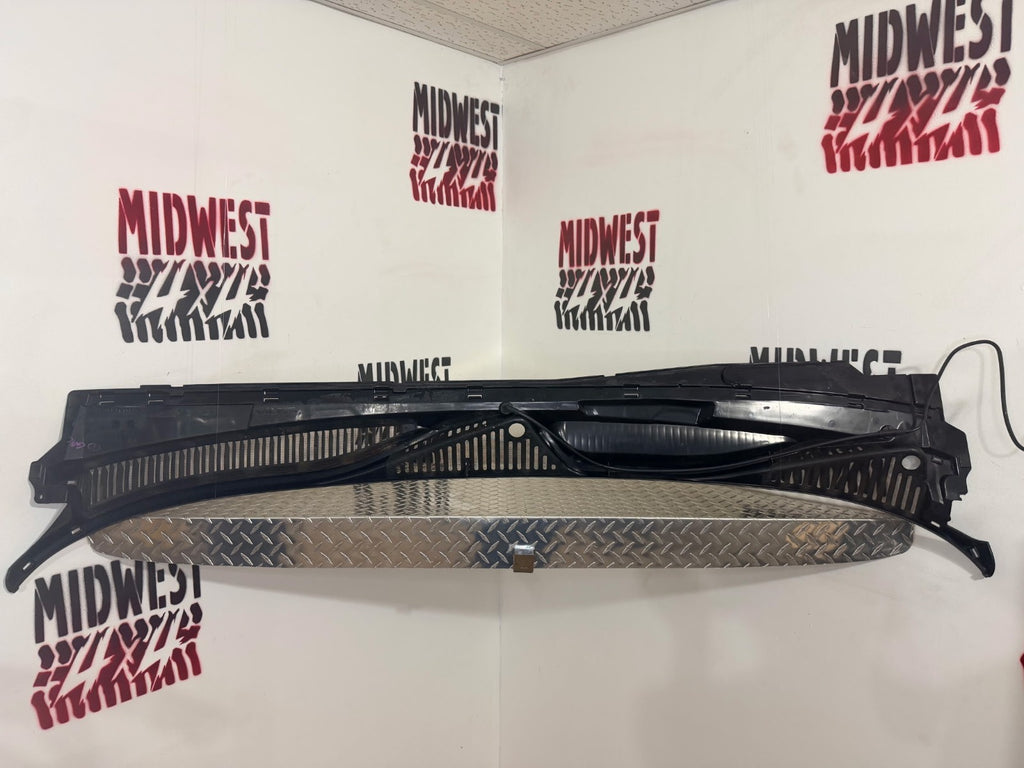 1999-06 Escalade Yukon Wiper Cowl Vent Cover Panel OEM Refurbished
