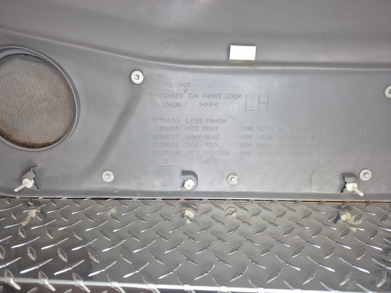 1995-98 OBS Chevy/GMC C/K 1500 2500 3500 Left Driver Door Panel OEM Man Window