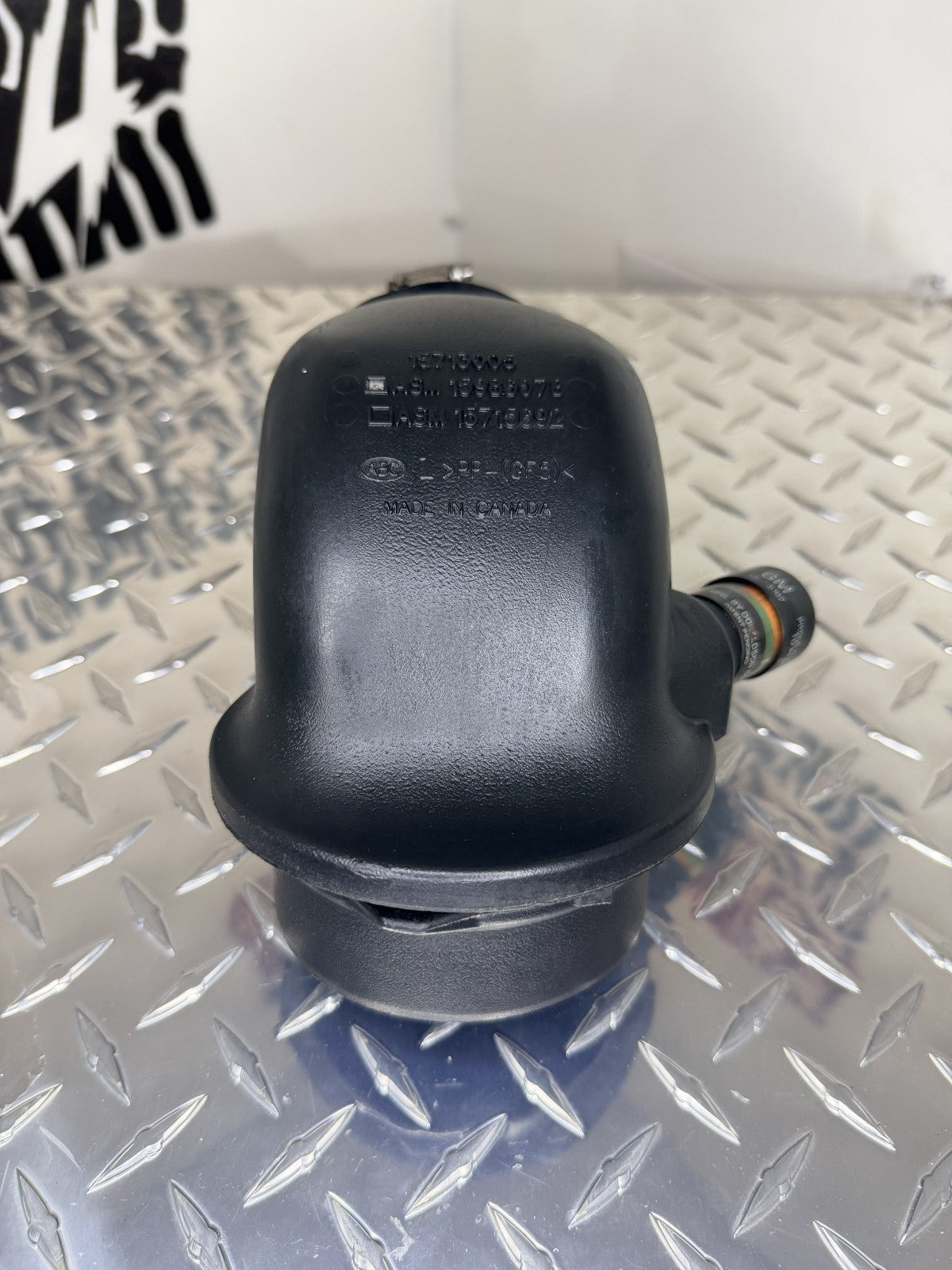 1996-00 Chevy GMC C/K Silverado Sierra Air Intake Elbow 5.0 5.7 OEM