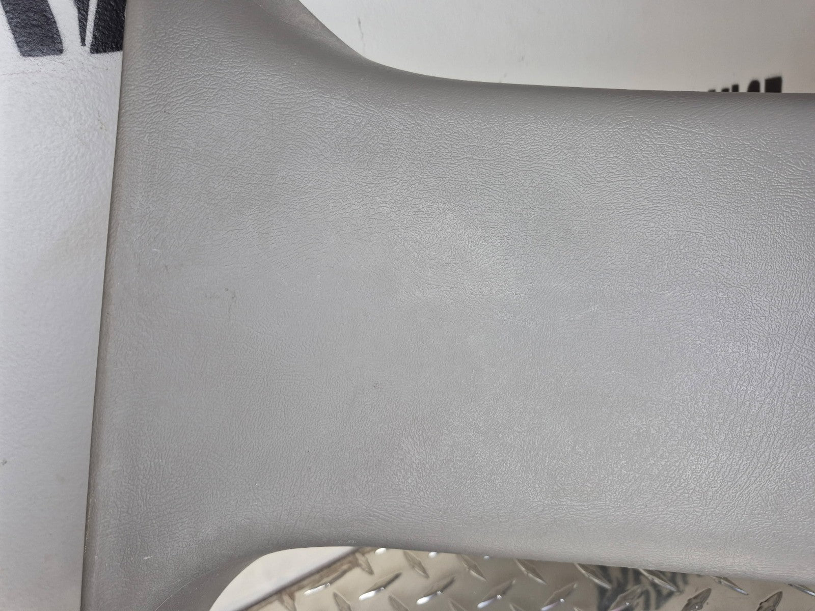 1999-06 Chevy Tahoe GMC Yukon Avalanche RH B Pillar Trim Panel Md Dk Pewter