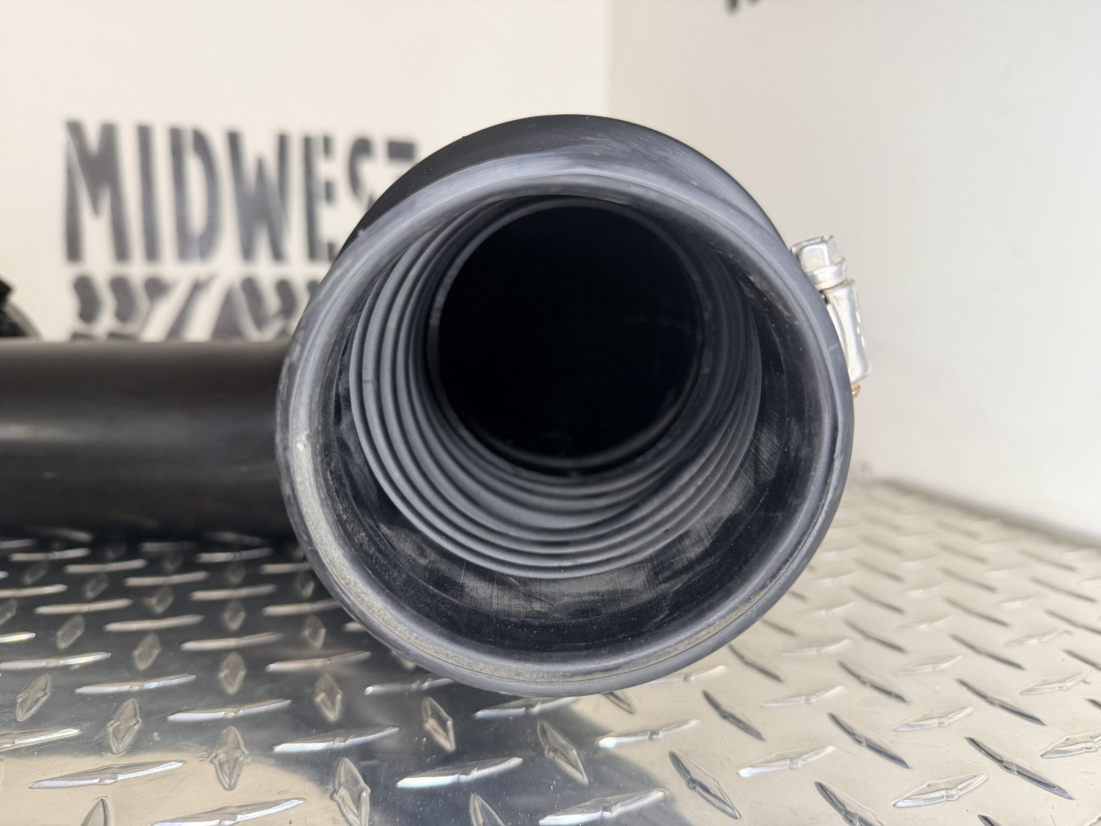1999-06 Chevy GMC Silverado Sierra 4.3L V6 Air Intake Tube Duct OEM w/MAF
