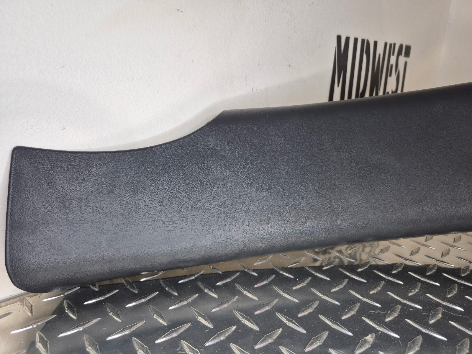 1999-06 Silverado Sierra Suburban B Pillar Trim Panel RH Crew Cab OEM Graphite