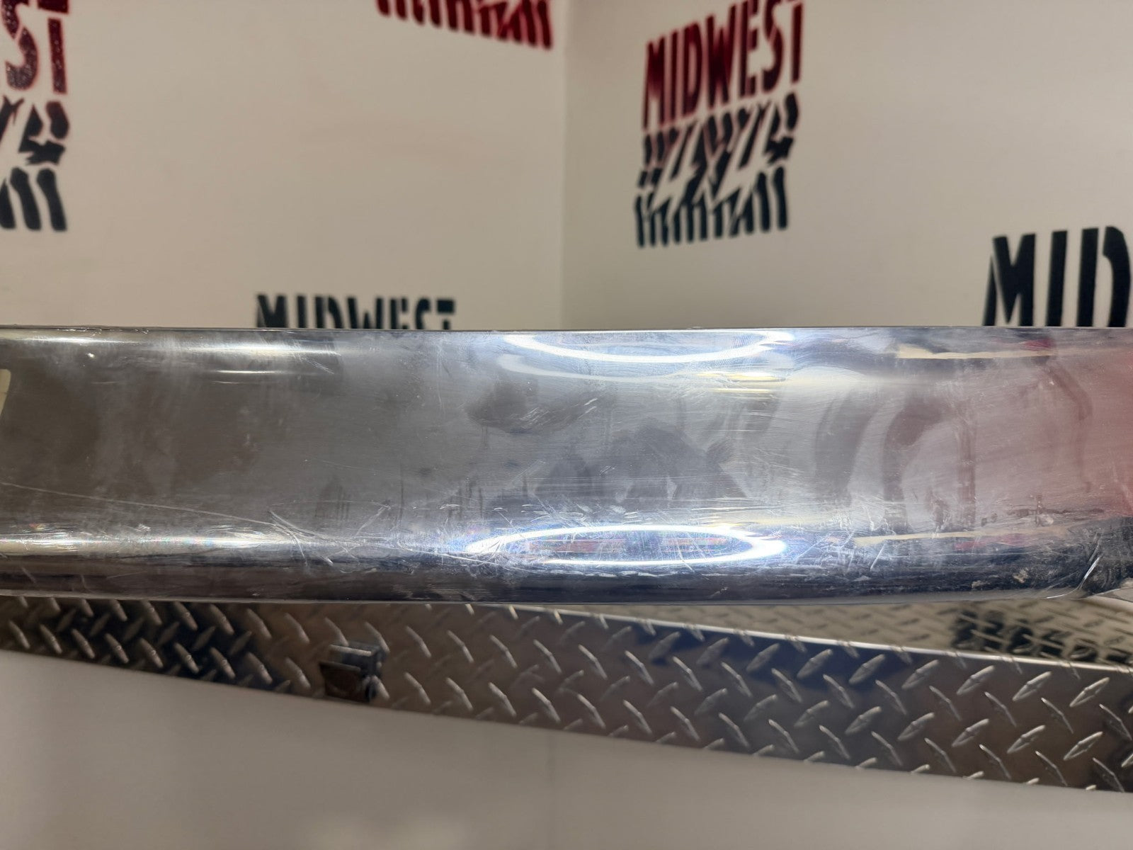 2007-08 Chevy Avalanche Tahoe Suburban AVS Chrome Hood Shield -680303