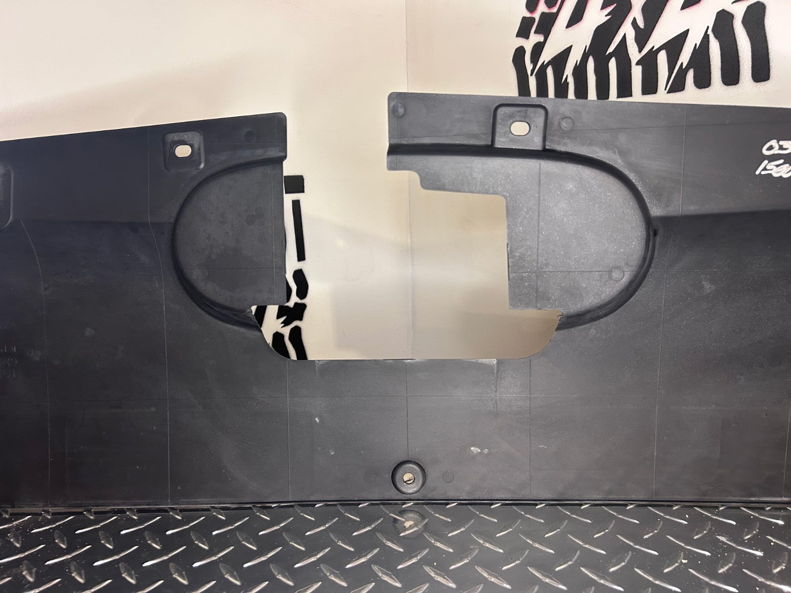 2003-06 Chevy/GMC Silverado Sierra Upper Radiator/Core Support Cover