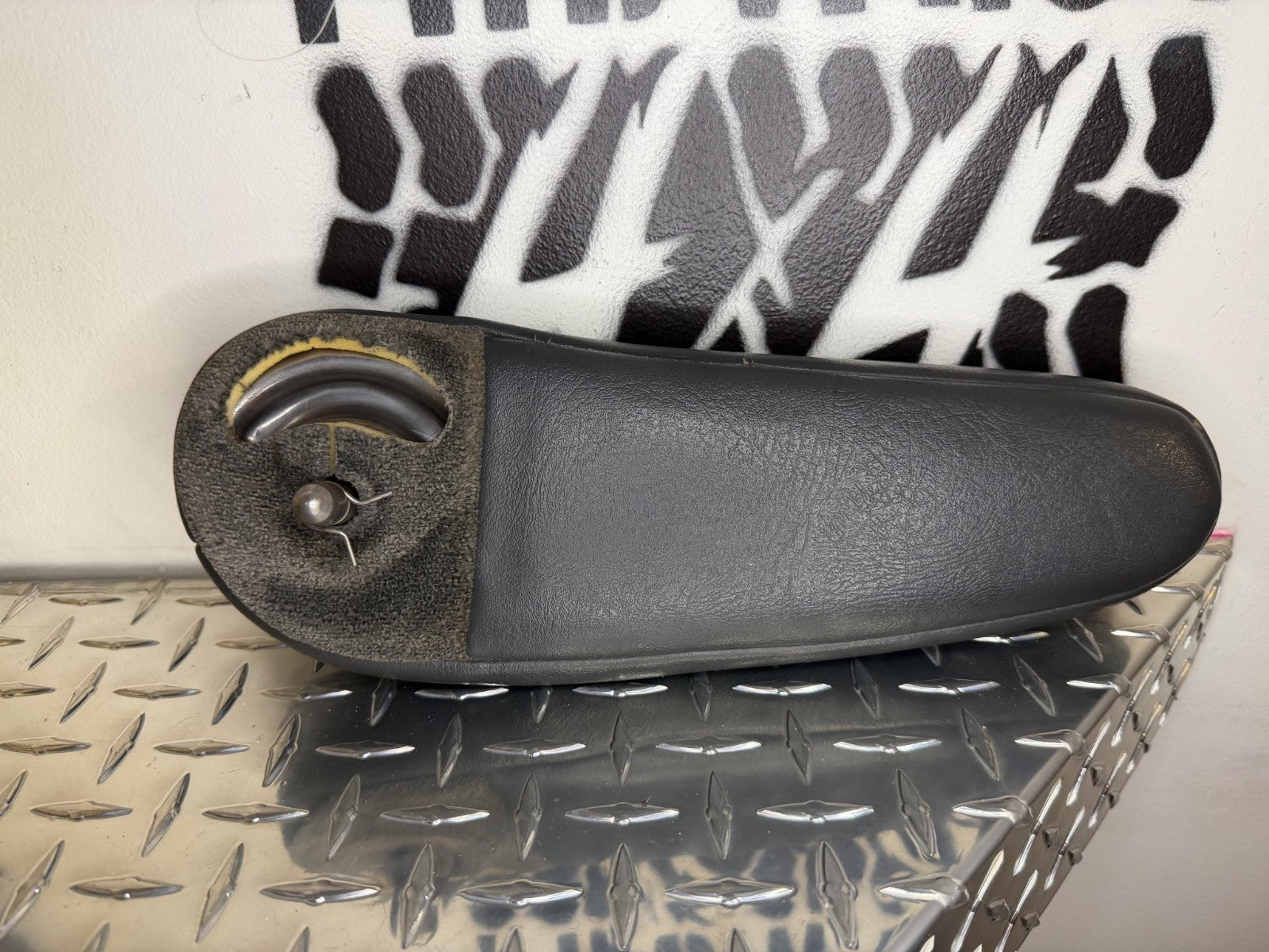 2003-07 Chevy/GMC RH Bucket Seat Back Frame Power Lumbar+Armrest Passenger OEM