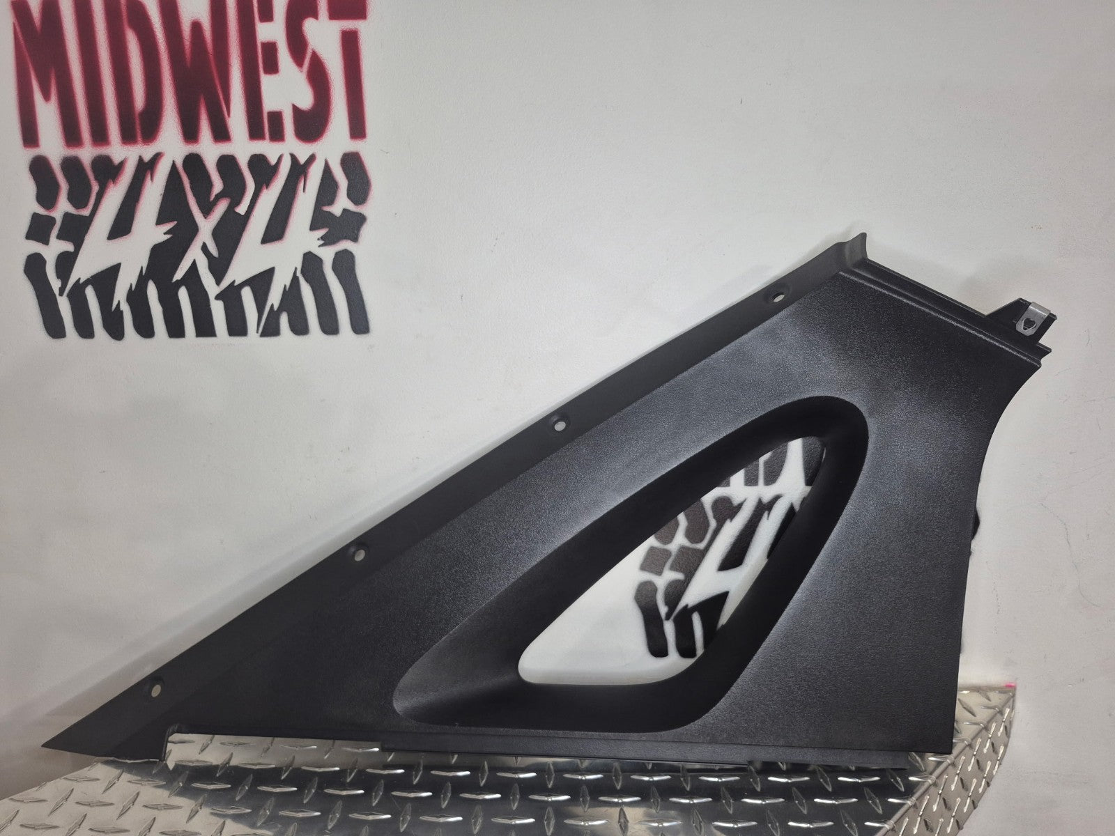 2003-06 Avalanche Left Side Upper Bed Cladding Molding-Charcoal