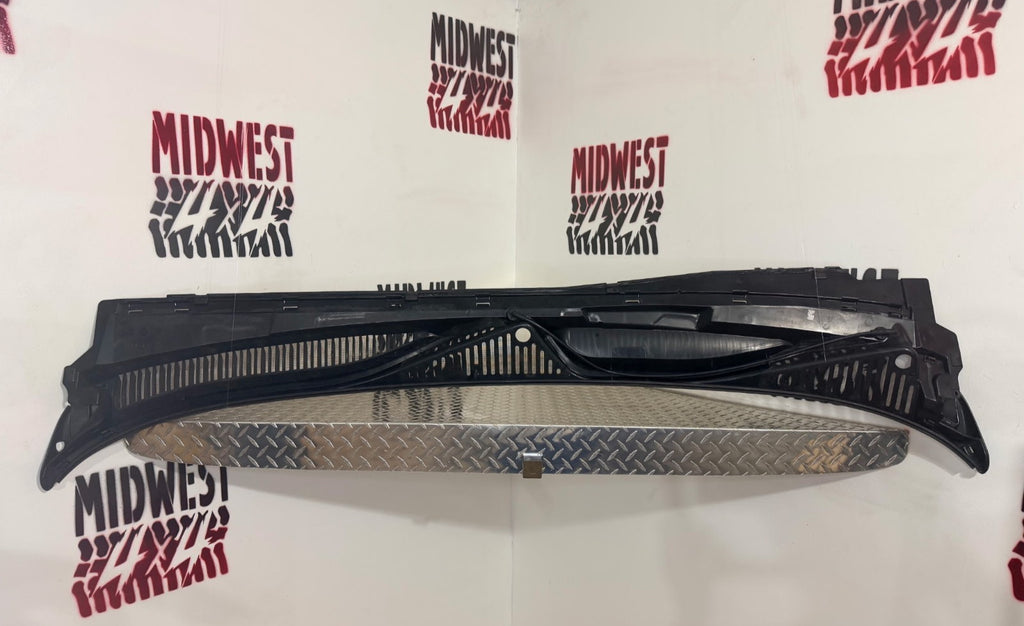 1999-06 Escalade/Yukon Windshield Wiper Cowl Vent Panel OEM Refurbished