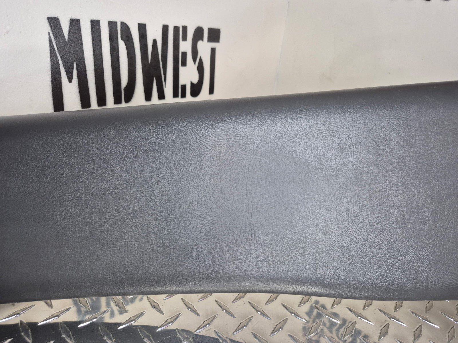2000-06 Chevy Tahoe GMC Yukon Silverado RH B Pillar Center Trim Panel-Dk Pewter
