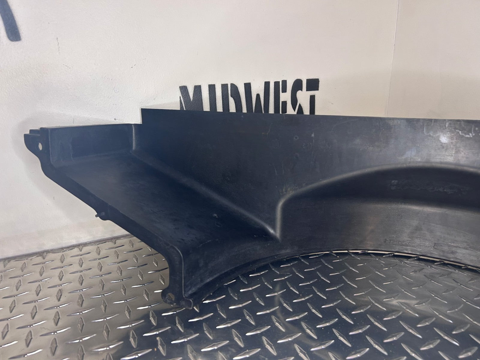 2001-10 Chevy/GMC 2500HD/3500HD 6.0L Lower Fan Shroud OEM Silverado Sierra