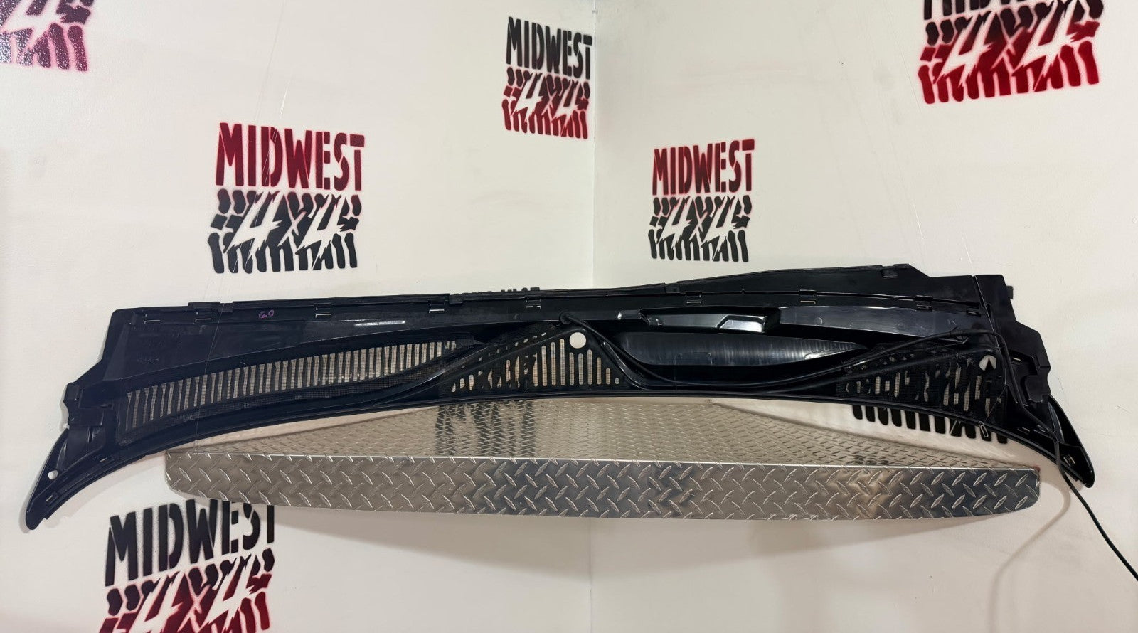 1999-06 Silverado Sierra Escalade Windshield Wiper Cowl Vent Panel OEM Refurbish