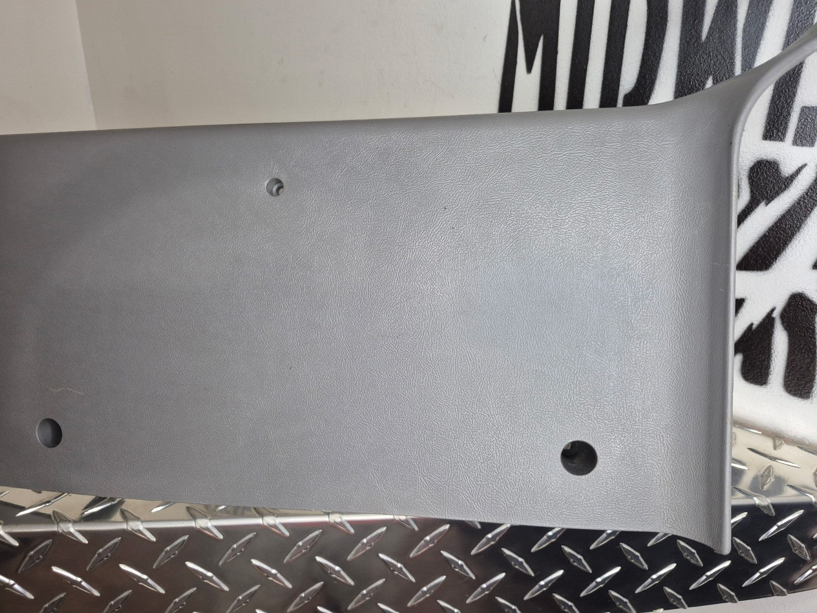 1996-00 OBS Chevy C/K Truck Crew Cab C Pillar Trim Molding LH Driver Md Gray