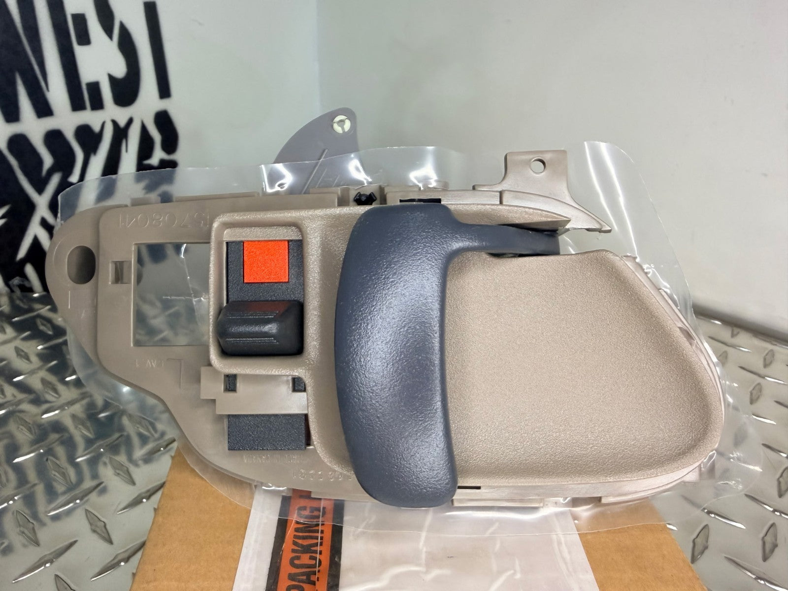 1995-00 Chevy/GMC C/K 1500-3500 Interior Door Handle Genuine GM L/Driver