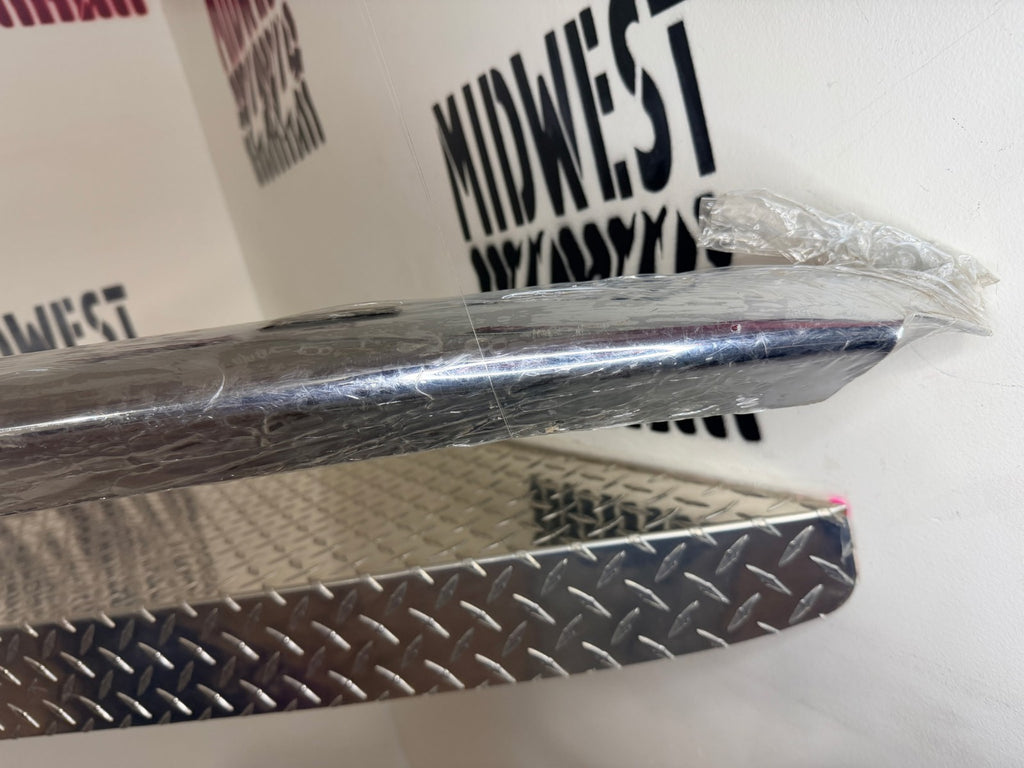 88-99 Chevy Pickup/92-94 Blazer/95-00 OBS Tahoe AVS Hood Shield-680631 Chrome