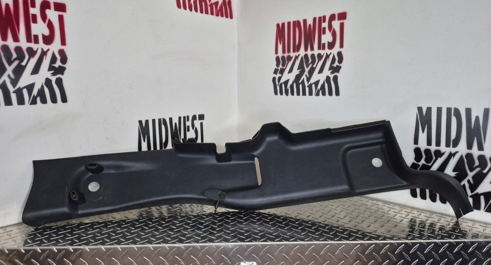 99-02 Chevy Silverado Sierra 4 Door Extended Cab Rear Passenger Pillar Trim