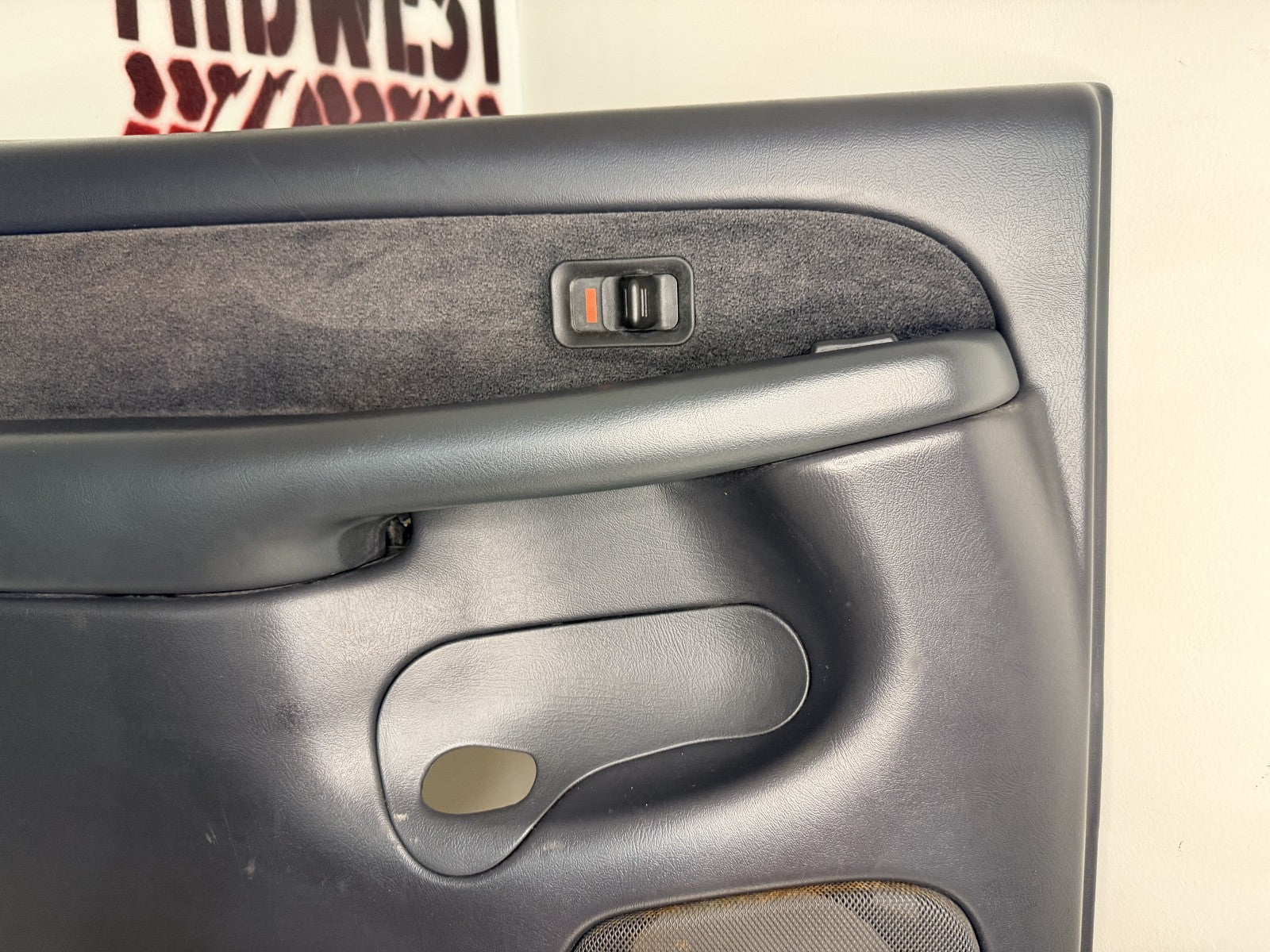 2001-02 Chevy GMC Silverado Sierra Crew Cab LH Rear Door Panel w/ Window Switch