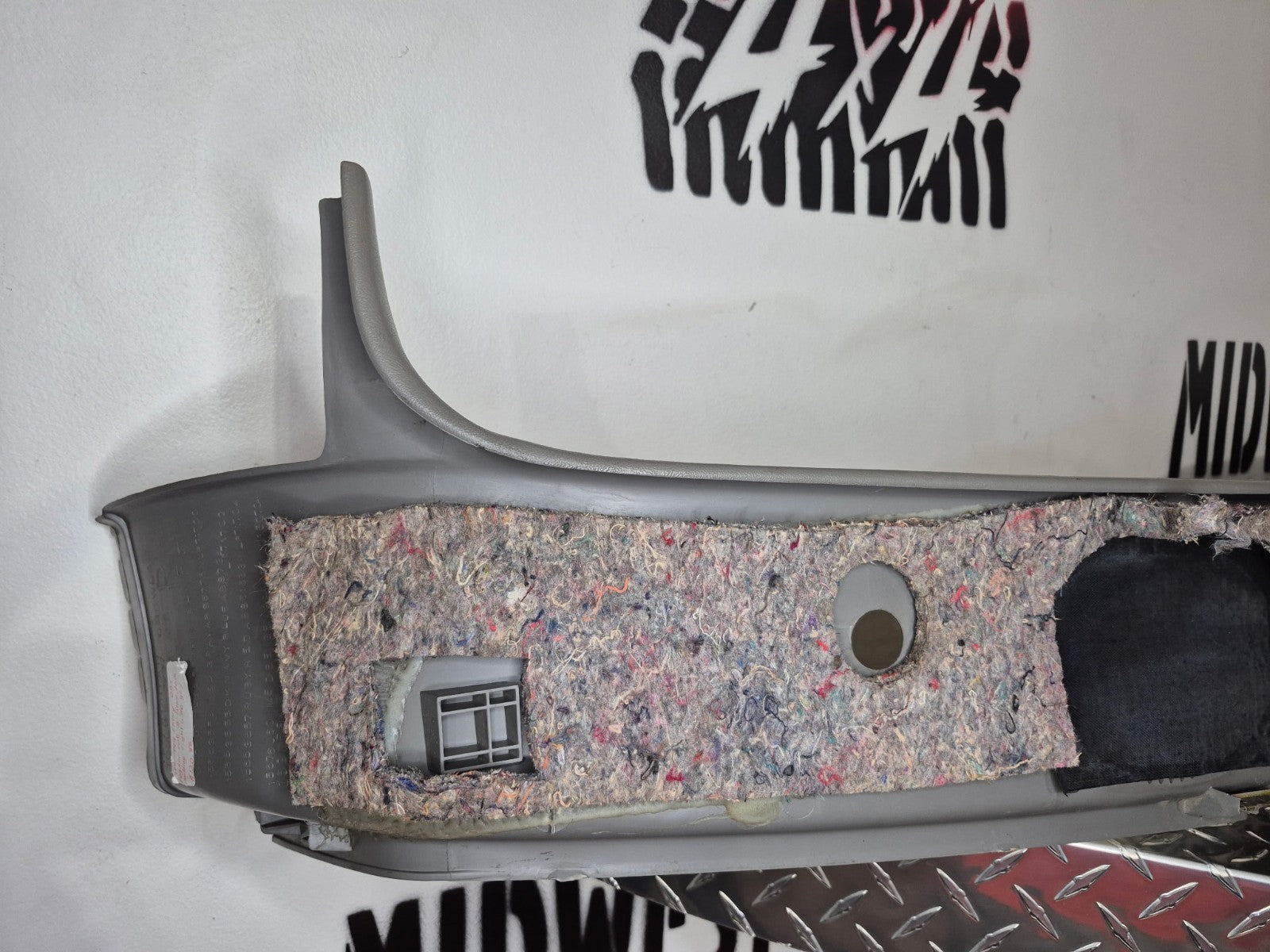 1996-00 OBS Chevy C/K Truck Crew Cab C Pillar Trim Molding Right Side Md Gray