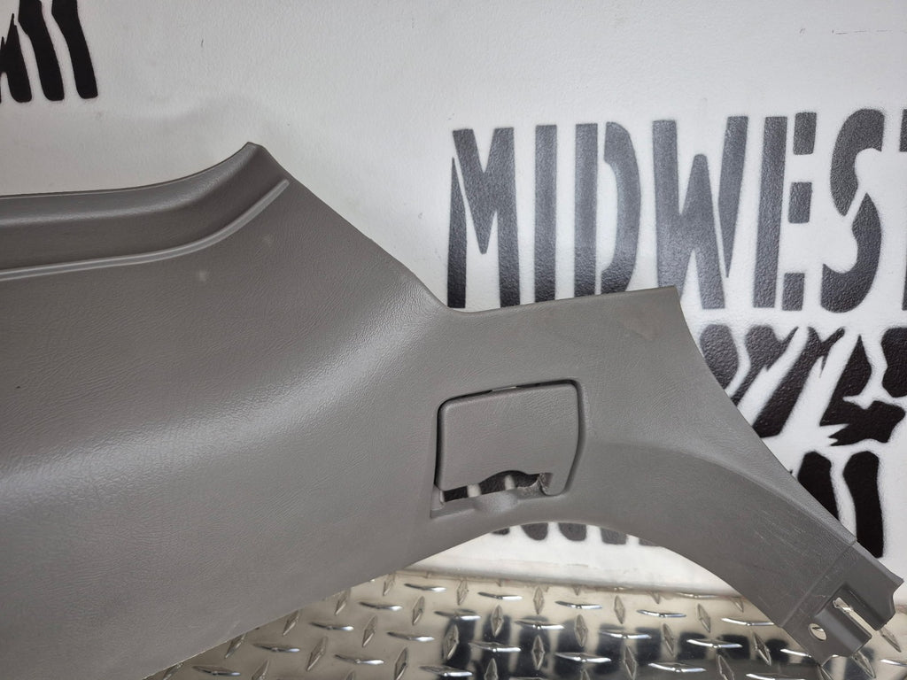 2000-06 Chevy Avalanche C Pillar RH Passenger Md Dk Pewter