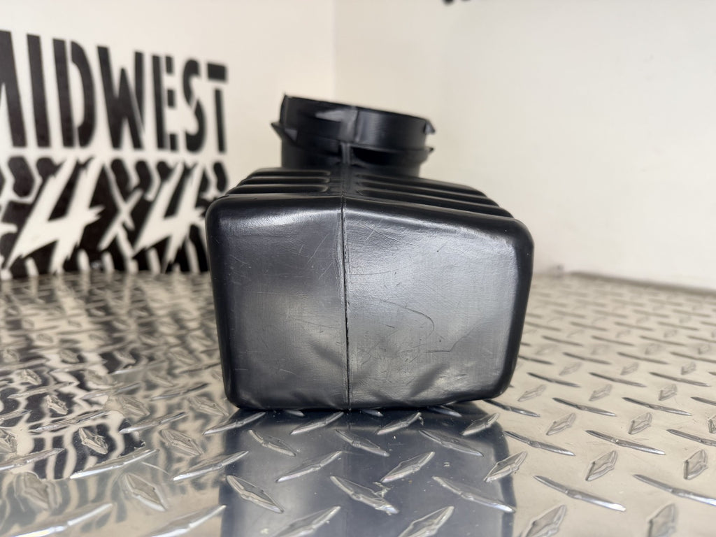 1996-99 Chevy GMCC/K 5.0L 5.7L Sierra Suburban Air Cleaner Intake Resonator OEM