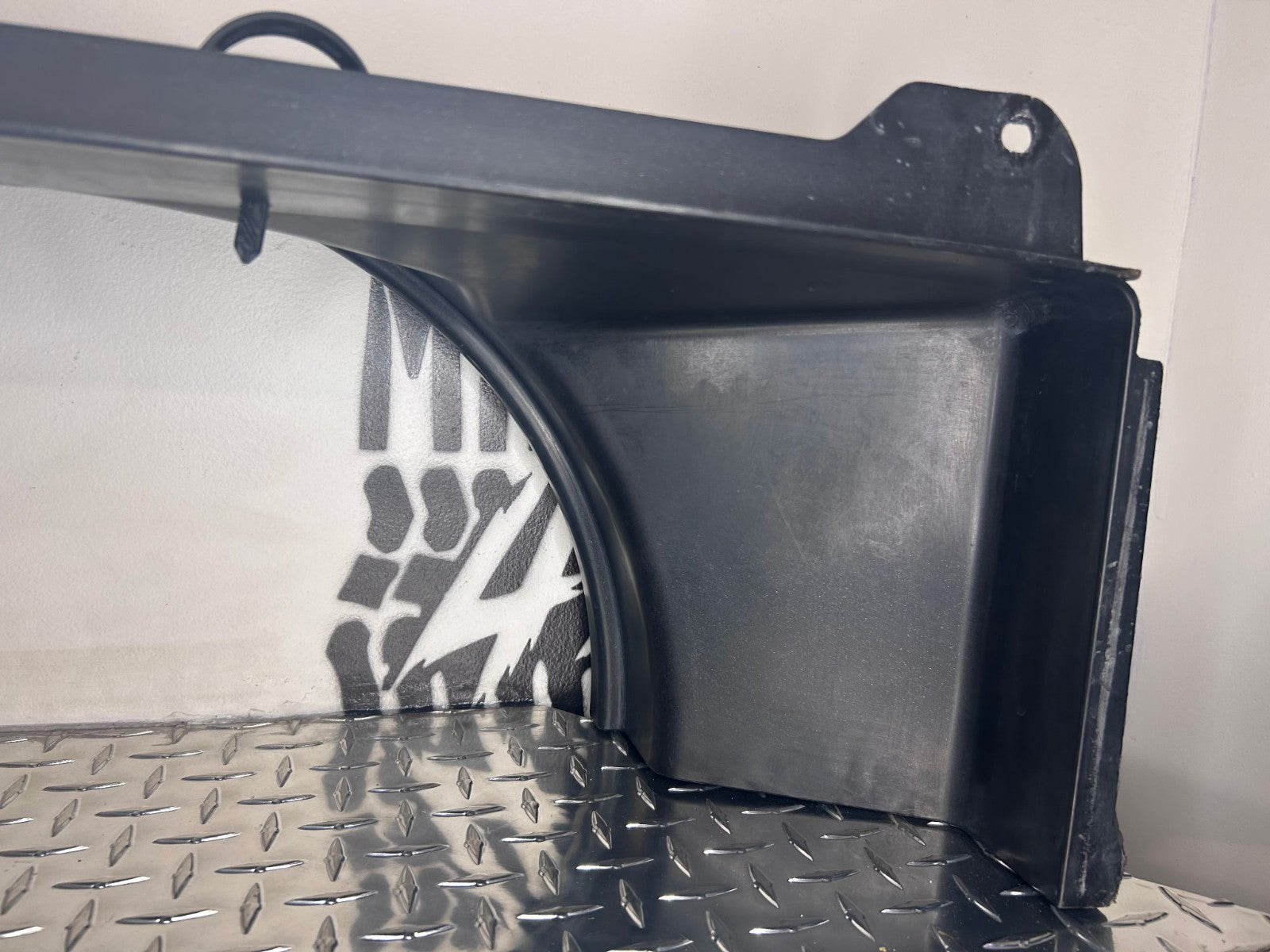 2000-06 Chevy/GMC Yukon Escalade Suburban Fan Shroud Upper+Lower OEM