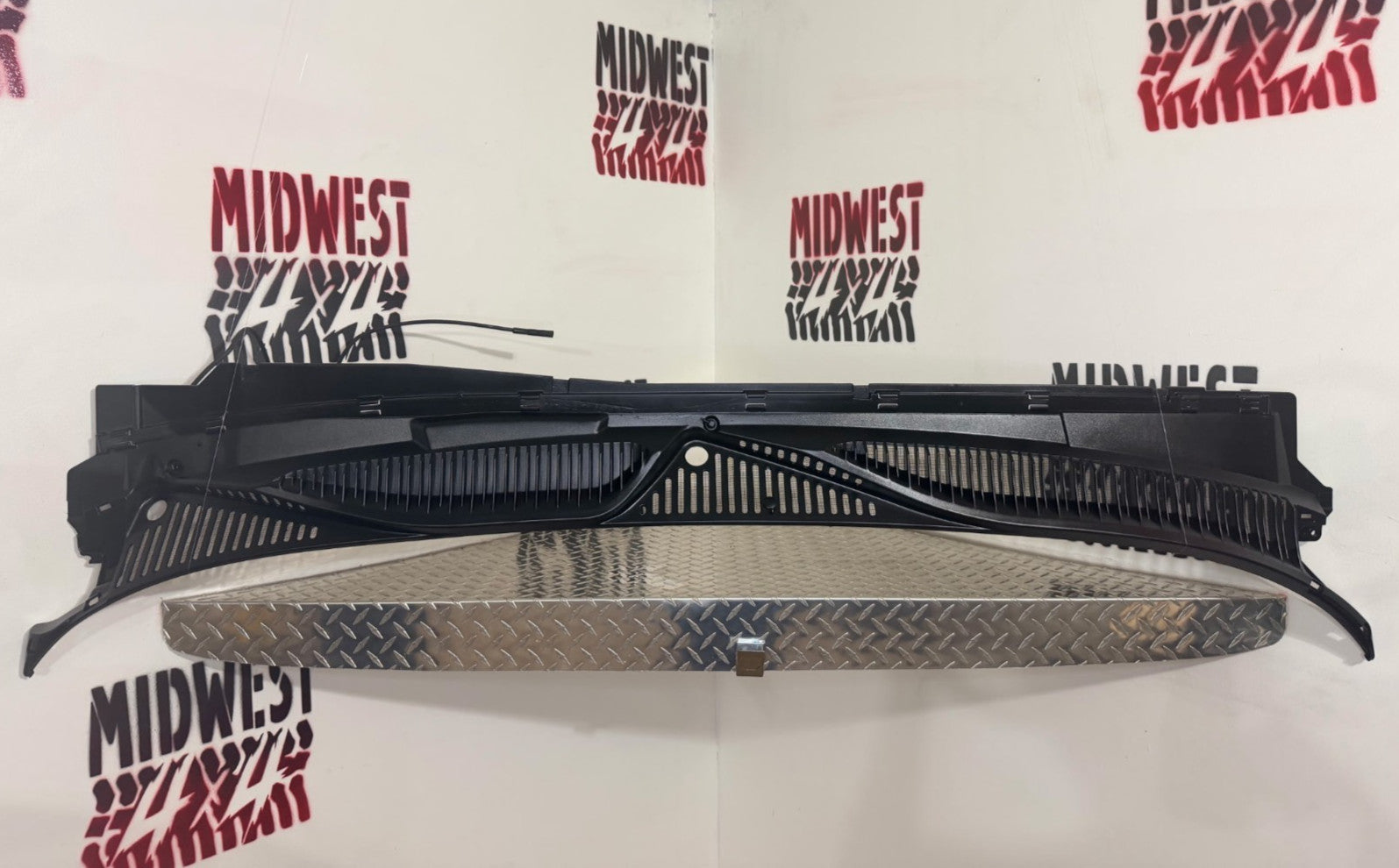 1999-06 Escalade Yukon Wiper Cowl Vent Cover Panel OEM Refurbished