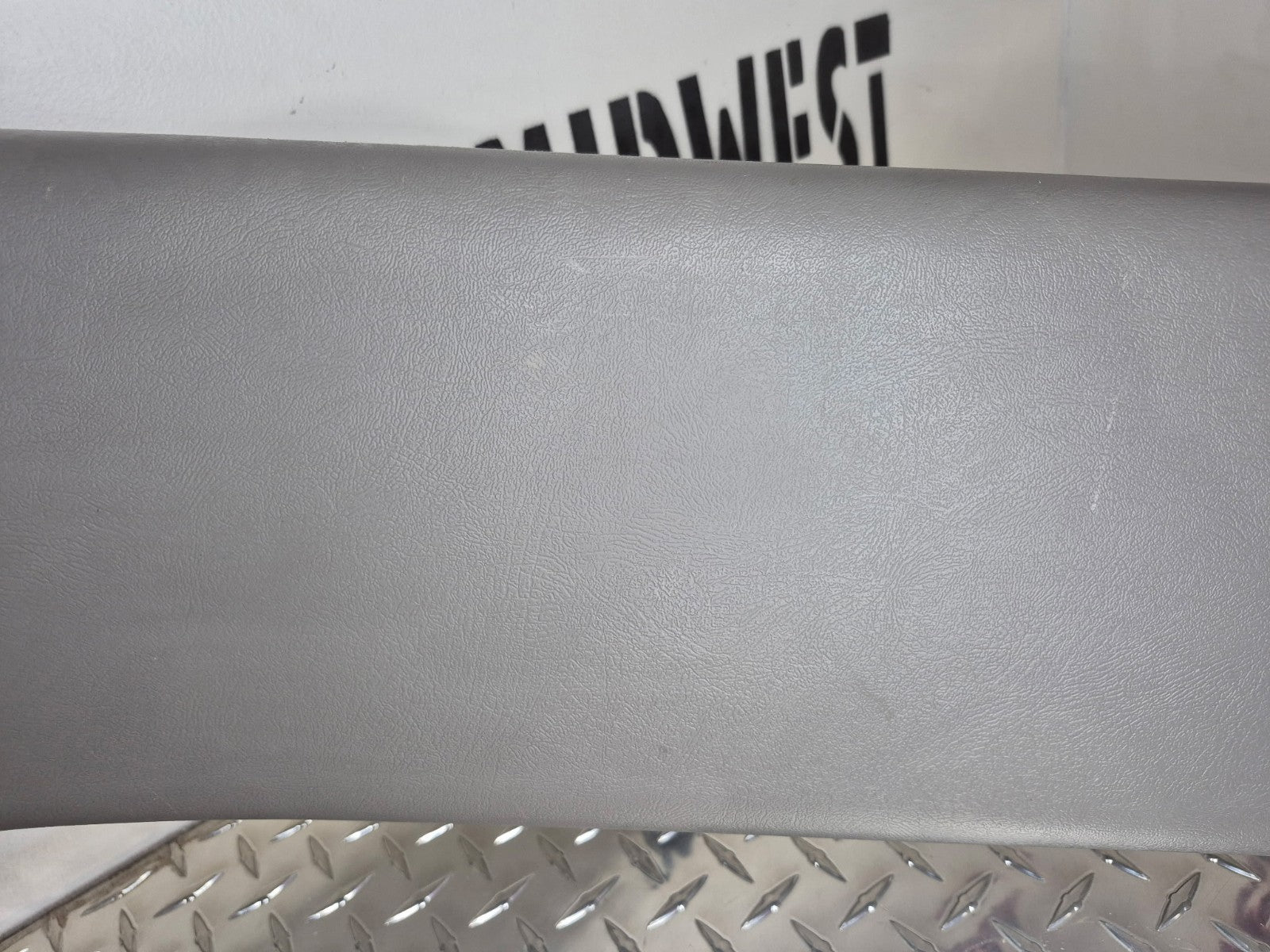 1999-06 Chevy Tahoe GMC Yukon Avalanche LH B Pillar Trim Panel Md Dk Pewter