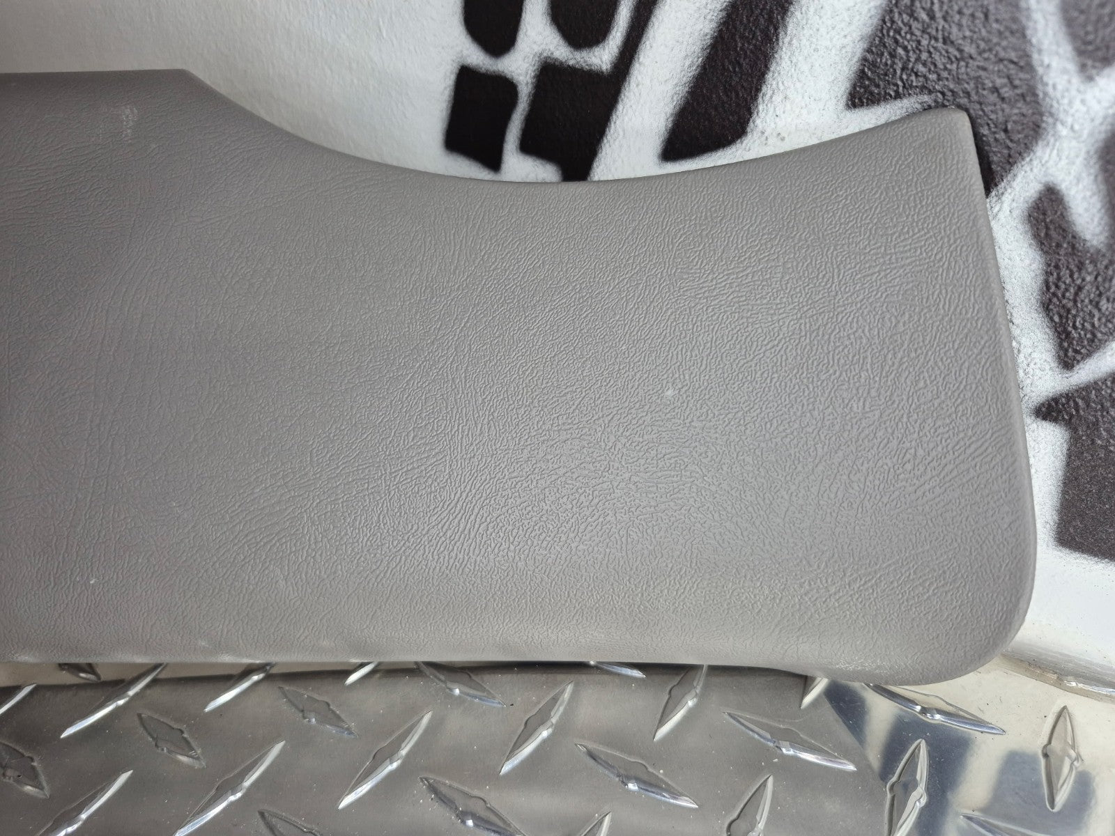1999-06 Chevy Tahoe GMC Yukon Avalanche LH B Pillar Trim Panel Md Dk Pewter