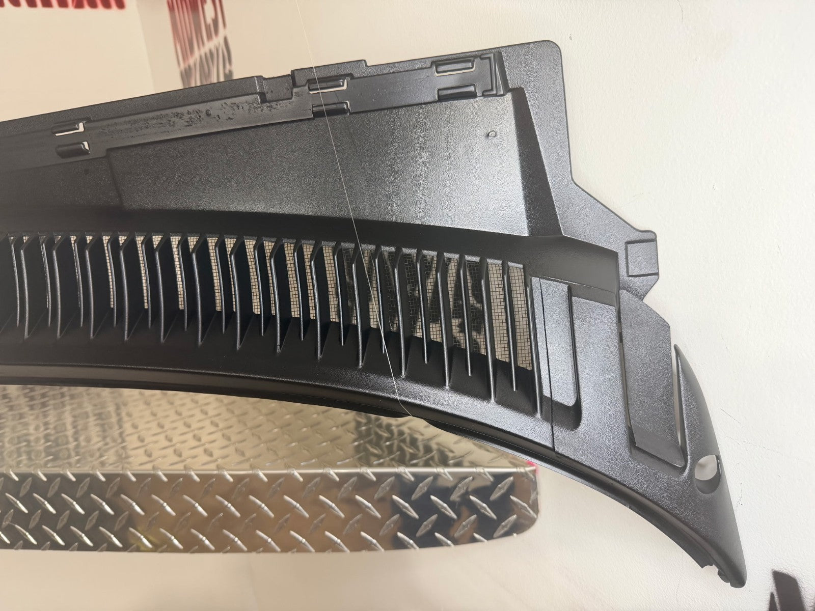 1999-06 Escalade/Yukon Windshield Wiper Cowl Vent Panel OEM Refurbished