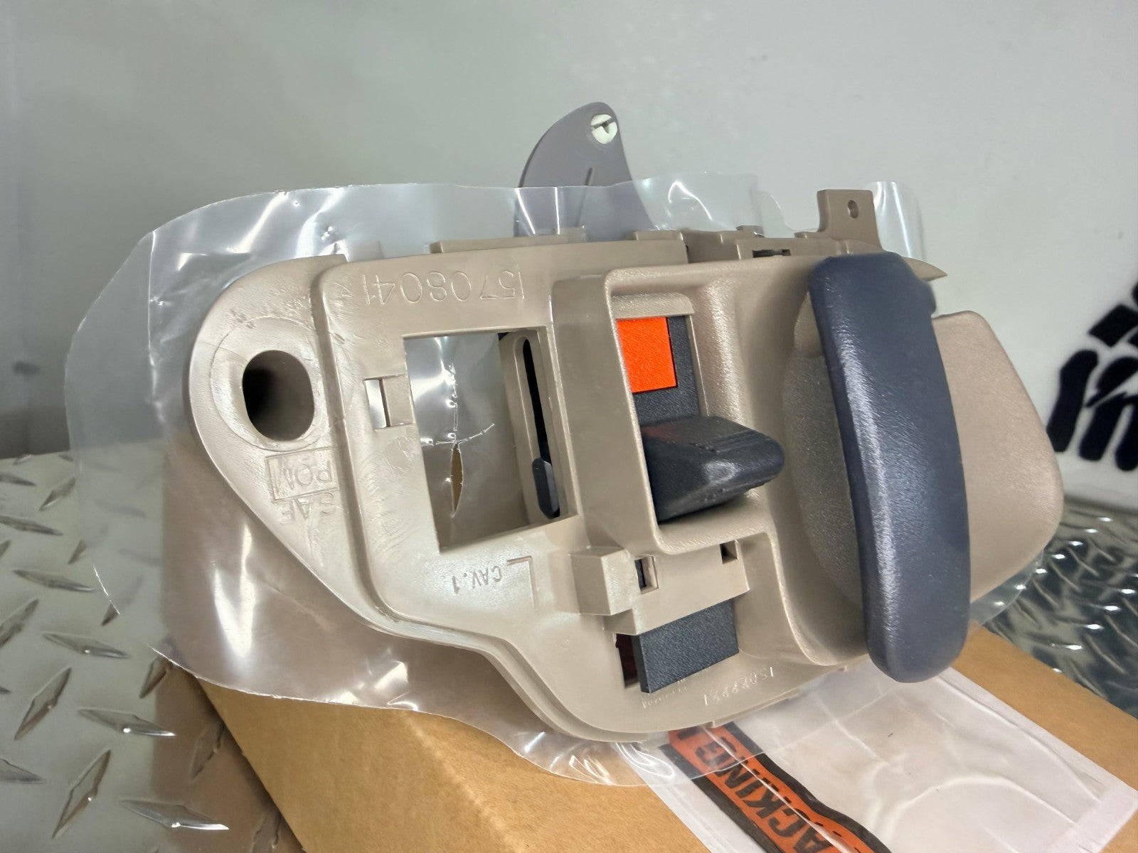 1995-00 Chevy/GMC C/K 1500-3500 Interior Door Handle Genuine GM L/Driver