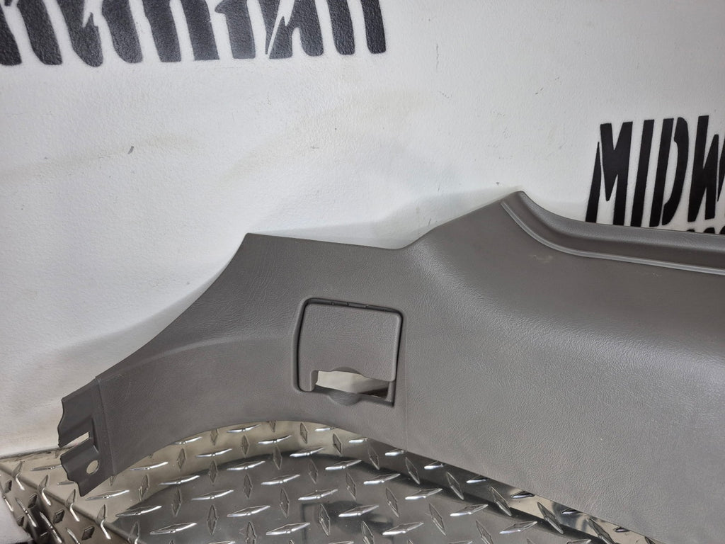 2000-06 Chevy Avalanche C Pillar LH Passenger Md Dk Pewter