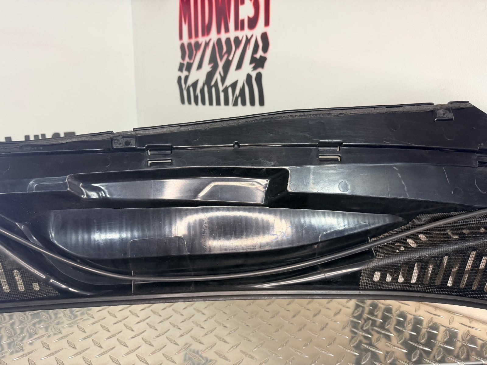 1999-06 Silverado Sierra Escalade Windshield Wiper Cowl Vent Panel OEM Refurbish