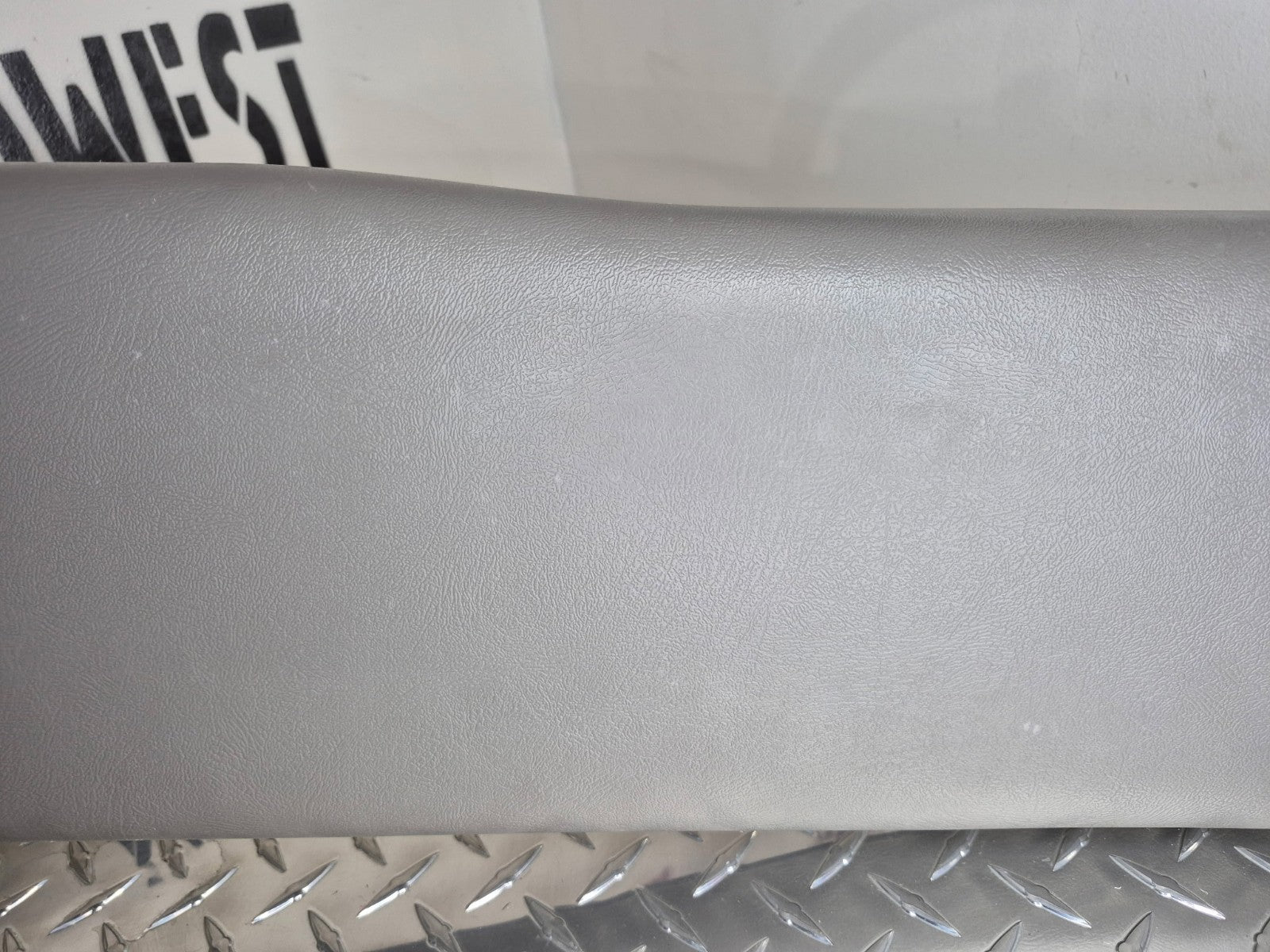 1999-06 Chevy Tahoe GMC Yukon Avalanche RH B Pillar Trim Panel Md Dk Pewter