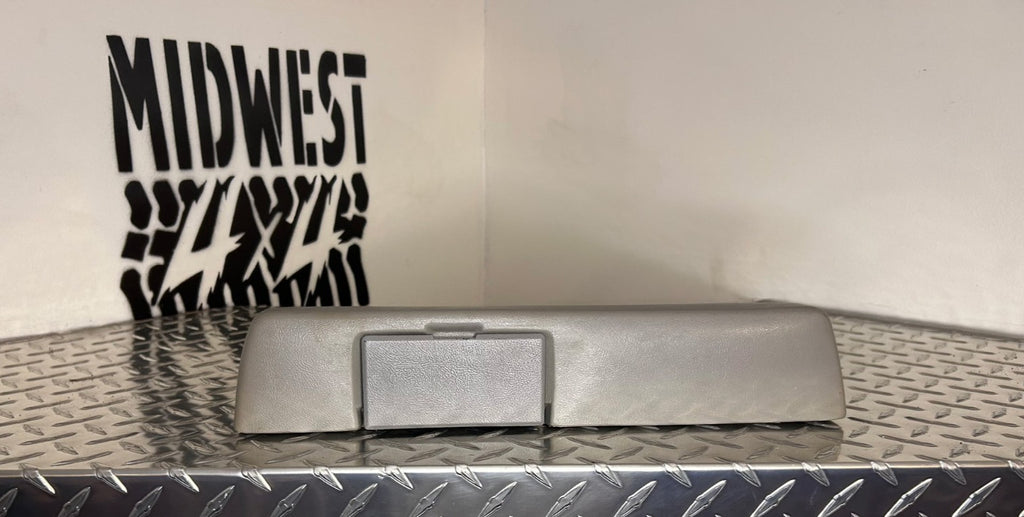 1988-98 Chevy/GMC C/K Ext Cab Rear Driver LH Armrest w/Ashtray - Gray