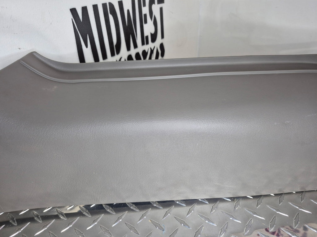 2000-06 Chevy Avalanche C Pillar LH Passenger Md Dk Pewter
