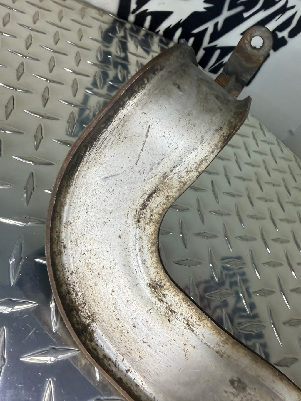 2000-06 Silverado/Sierra 2500HD/3500HD 6.0L Exhaust Hanger Bracket OEM