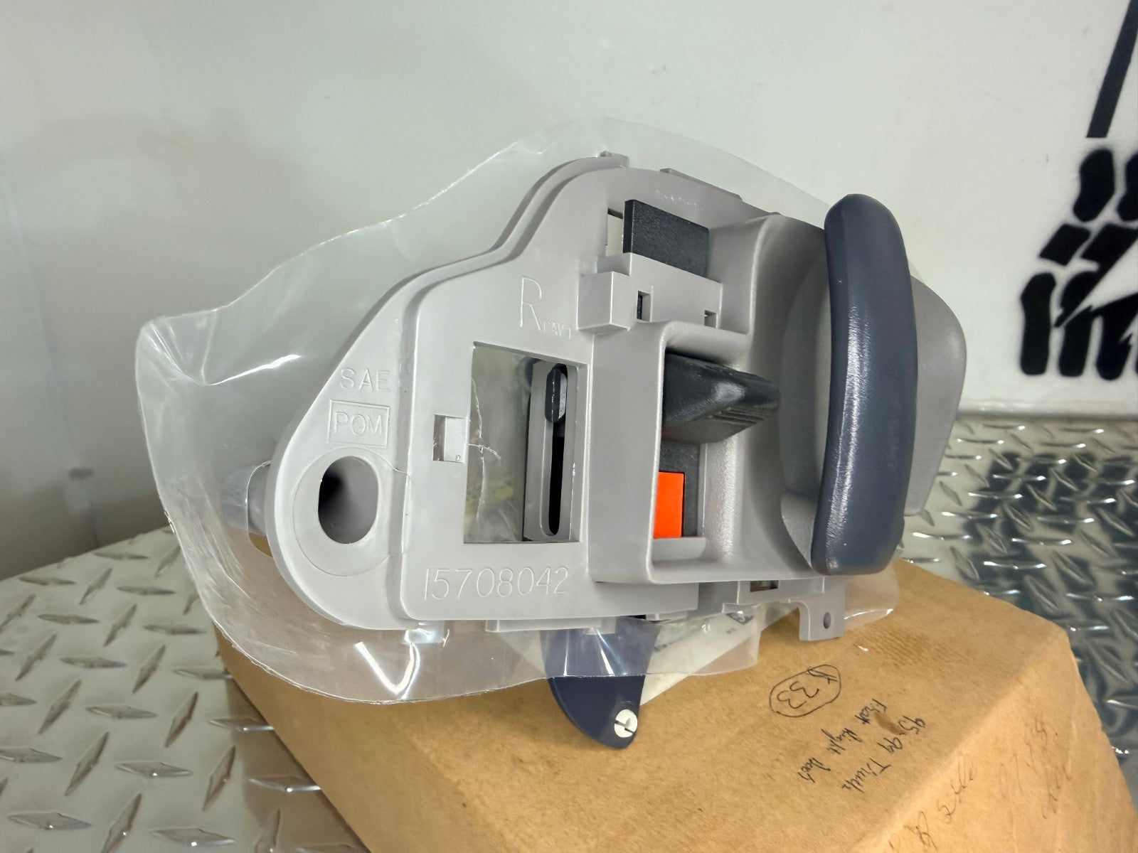 1995-00 Chevy/GMC CK 1500-3500 Interior Door Handle Genuine GM Passenger Md Gray