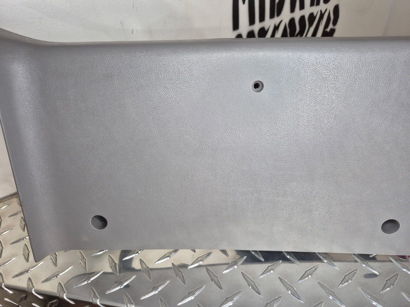 1996-00 OBS Chevy C/K Truck Crew Cab C Pillar Trim Molding Right Side Md Gray