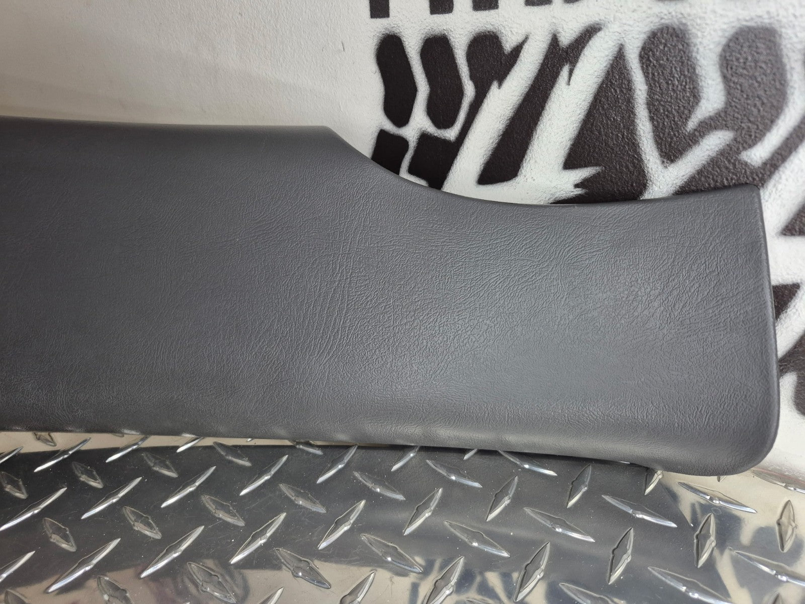 2000-06 Chevy Tahoe GMC Yukon Silverado LH B Pillar Center Trim Panel-Dk Pewter